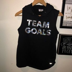 Girls sleeveless hooded shirt